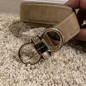 FERRAGAMO

Gancini Suede Belt  size (105) 42